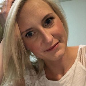 Meet your Posher, Liz